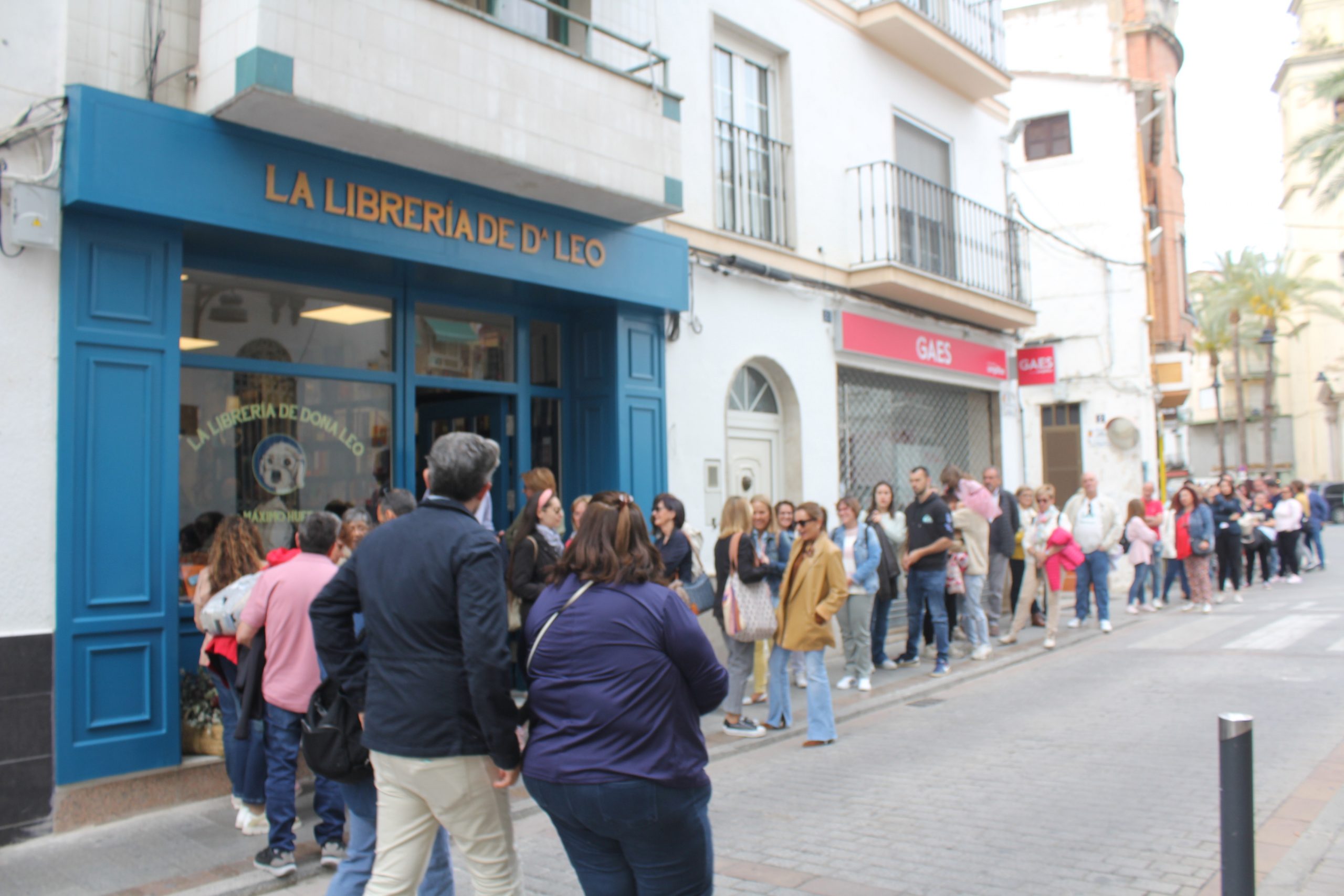 La Librería Doña Leo - Firma de libros de Dolores Redondo