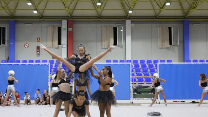 Las imágenes de la exhibición de Gimnasia Rítmica en la Semana Deportiva de Buñol