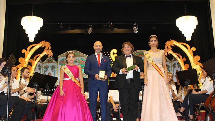 Las imágenes de la presentación de las Reinas y Representante de «La Artística» de Buñol