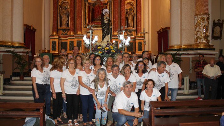 San Luis Betrán llega a la Iglesia San Pedro Apóstol de Buñol (galería de imágenes)