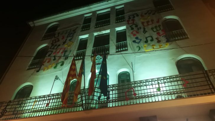 La Hoya de Buñol se tiñe de verde reivindicando una partida presupuestaria para construir un centro de especialidades