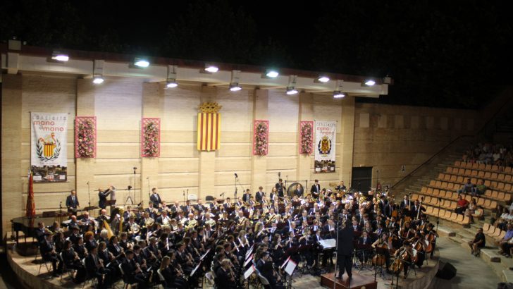 El “Mano a Mano” volvió a abarrotar el auditorio de Buñol