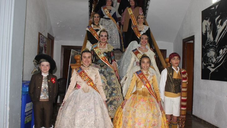 Buñol celebra su tradicional Cridà e inaugura la exposición del ninot con gran éxito de participación