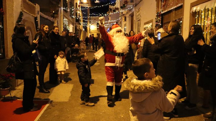 La calle «Churruca» de Buñol se viste de Navidad (imágenes)