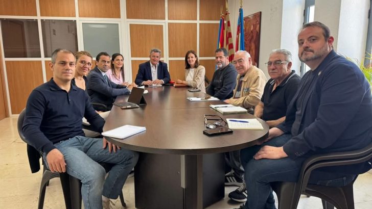 Buñol muestra un frente común para proteger el paraje de Farrajón frente a macroplantas energéticas