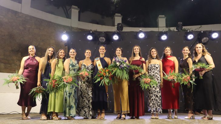 Júlia Alís Braquessac brilló en su proclamación como Reina de la Feria y Fiestas de Buñol 2026