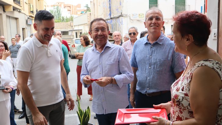 El PSOE de Buñol inaugura su nueva sede arropado por históricos del socialismo local
